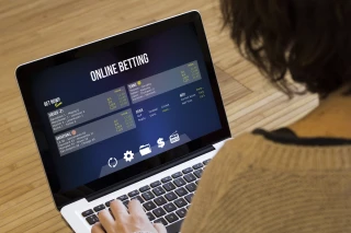 Букмекерские онлайн конторы: в чем их преимущества?